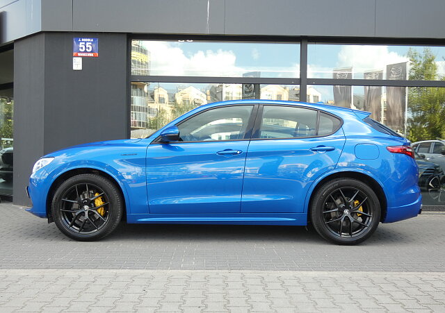 Alfa Romeo Stelvio - Kolor Niebieski, zdjęcie 4