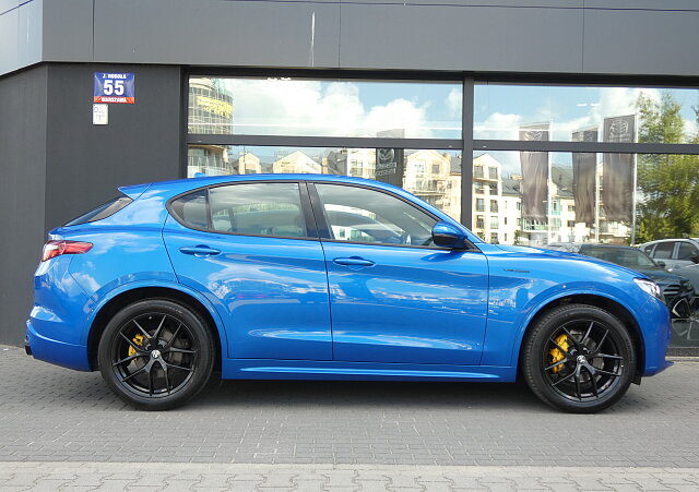 Alfa Romeo Stelvio - Kolor Niebieski, zdjęcie 2