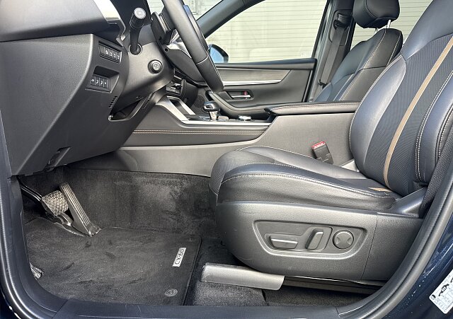 Mazda CX-60 - Kolor Deep Crystal Blue, zdjęcie 7