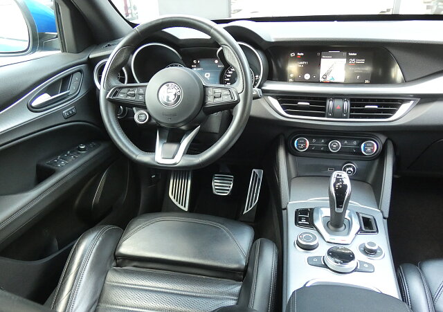 Alfa Romeo Stelvio - Kolor Niebieski, zdjęcie 10