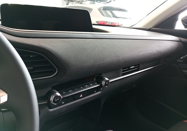 Mazda CX-30 - Kolor Jet Black, zdjęcie 6