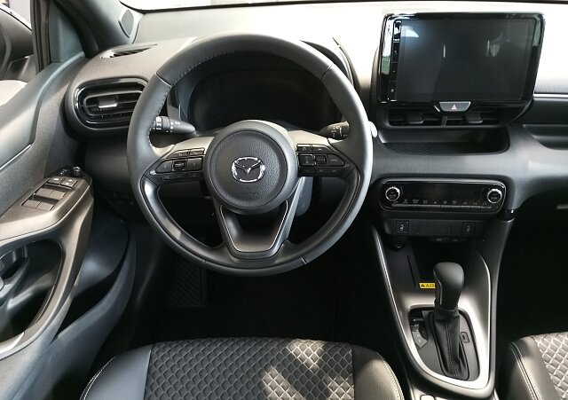 Mazda 2 Hybrid - Kolor Stormy Silver, zdjęcie 2