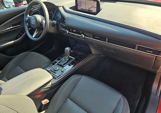 Mazda CX-30 - Kolor Czerwony, zdjęcie 12