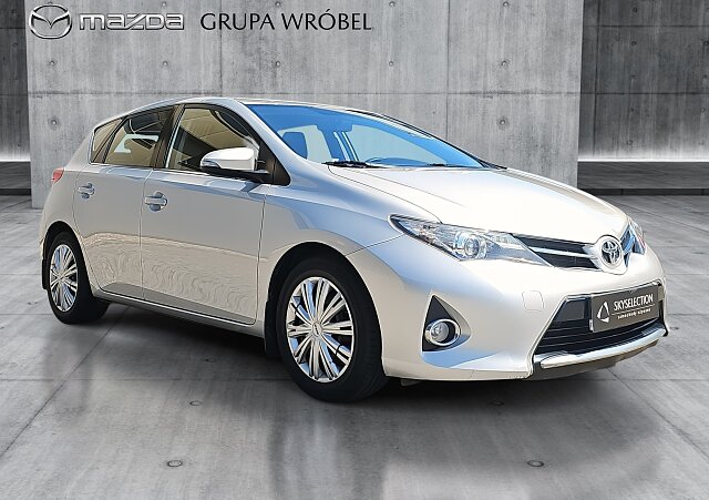 Toyota Auris - Kolor Srebrny, zdjęcie 3