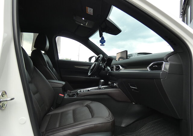 Mazda CX-5 - Kolor Snowflake White Pearl, zdjęcie 4