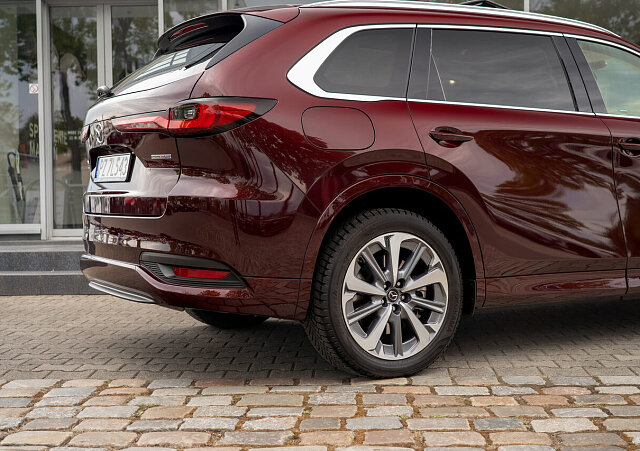 Mazda CX-80 - Kolor Artisan Red, zdjęcie 6