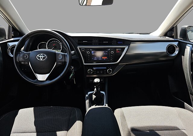 Toyota Auris - Kolor Srebrny, zdjęcie 10