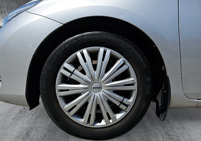 Toyota Auris - Kolor Srebrny, zdjęcie 9