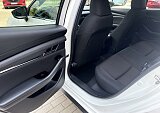 Mazda 3 - Kolor Snowflake White Pearl, zdjęcie 19