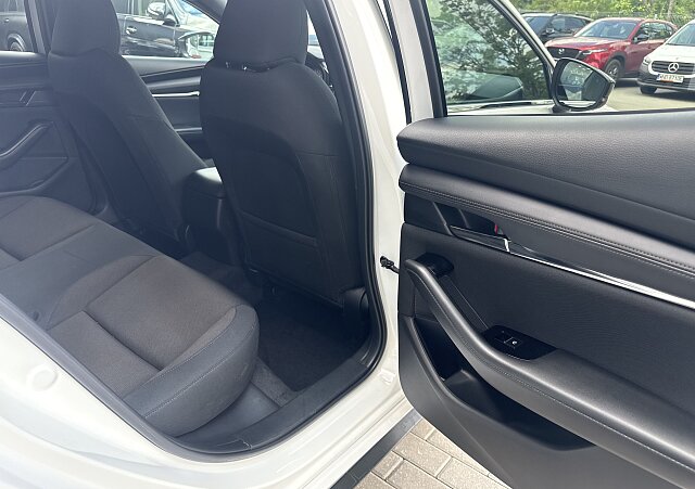 Mazda 3 - Kolor Snowflake White Pearl, zdjęcie 22