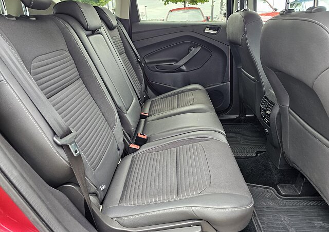 Ford Kuga - Kolor Czerwony, zdjęcie 17