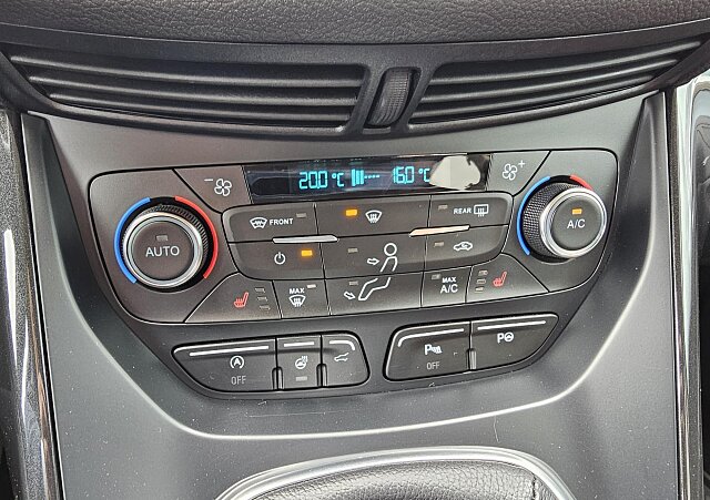 Ford Kuga - Kolor Czerwony, zdjęcie 21