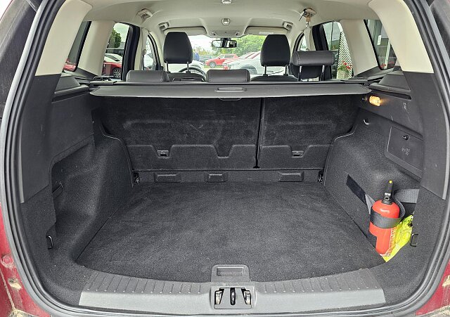 Ford Kuga - Kolor Czerwony, zdjęcie 9