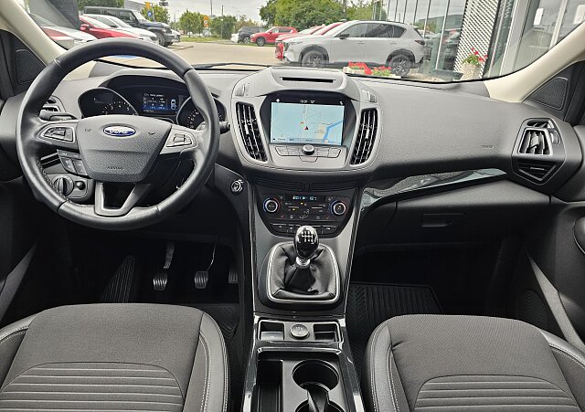 Ford Kuga - Kolor Czerwony, zdjęcie 11