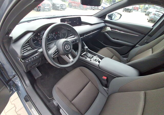 Mazda 3 - Kolor Polymetal Gray, zdjęcie 9