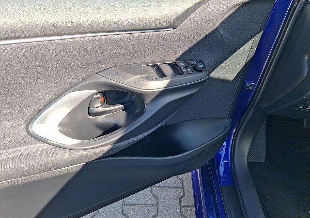 Mazda 2 Hybrid - Kolor Blue Glass, zdjęcie 9