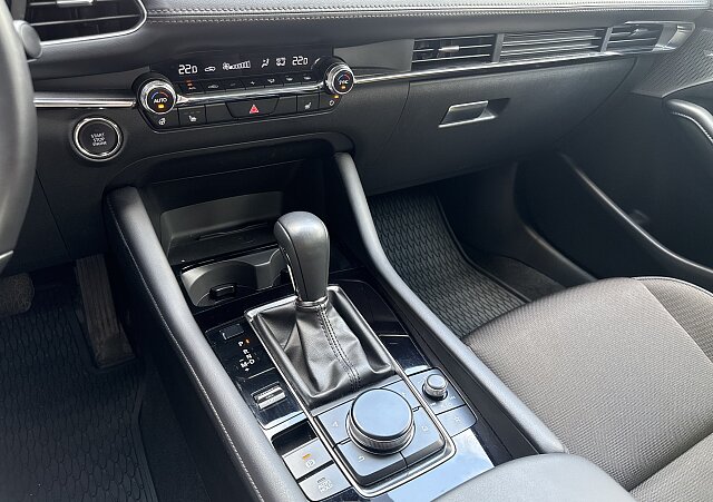 Mazda 3 - Kolor Machine Gray, zdjęcie 12
