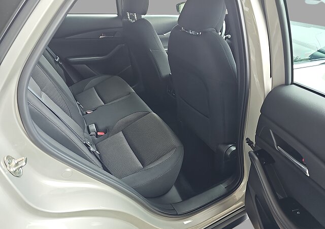 Mazda CX-30 - Kolor Platinum Quartz, zdjęcie 14