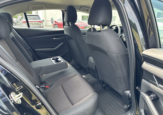 Mazda 3 - Kolor Jet Black, zdjęcie 23