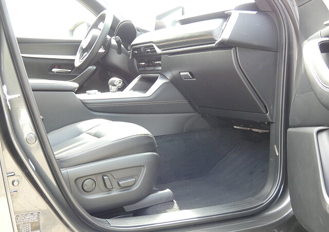 Mazda CX-60 - Kolor Machine Gray, zdjęcie 7