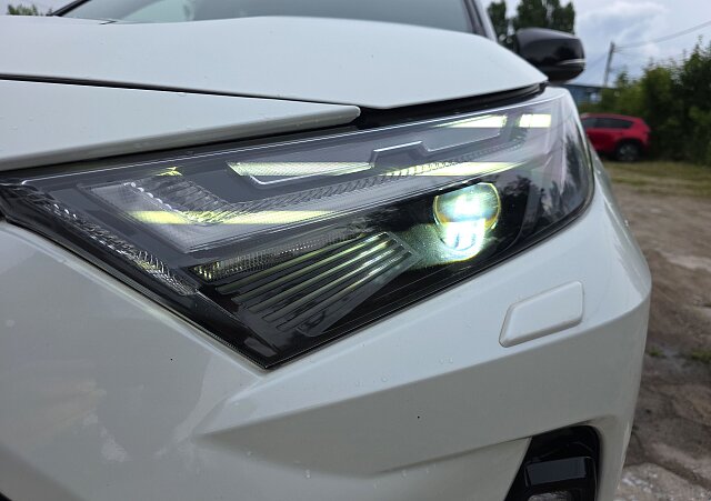 Toyota RAV4 - Kolor Biały, zdjęcie 21