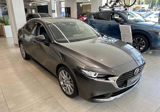 Mazda 3 - Kolor Machine Gray, zdjęcie 2