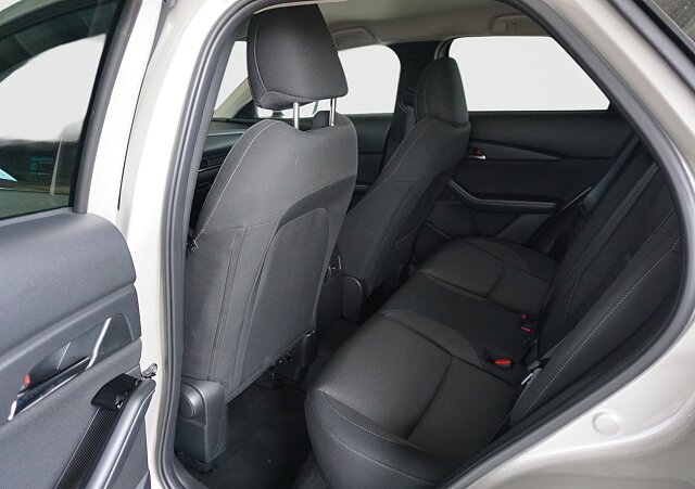 Mazda CX-30 - Kolor Platinum Quartz, zdjęcie 8
