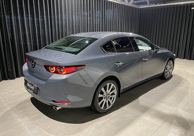 Mazda 3 - Kolor Polymetal Gray, zdjęcie 4