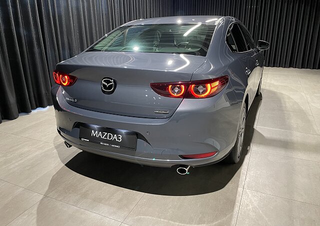 Mazda 3 - Kolor Polymetal Gray, zdjęcie 5