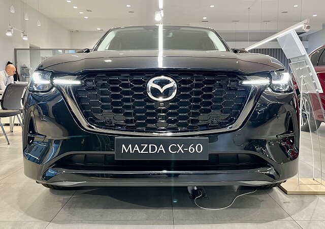 Mazda CX-60 - Kolor Jet Black, zdjęcie 3