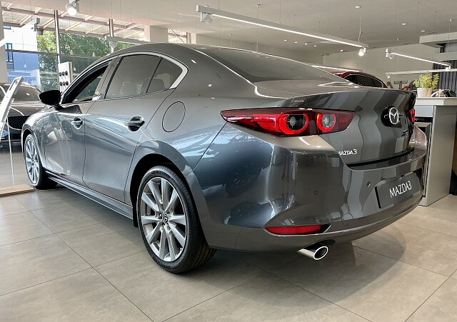 Mazda 3 - Kolor Machine Gray, zdjęcie 6