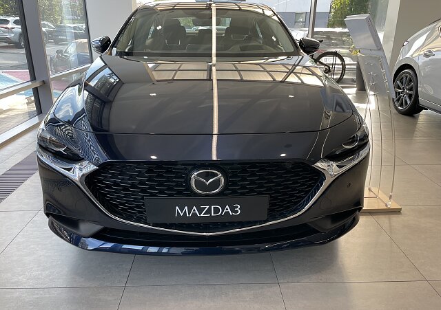 Mazda 3 - Kolor Deep Crystal Blue, zdjęcie 3