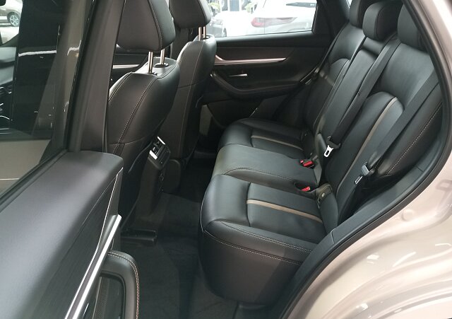 Mazda CX-60 - Kolor Platinum Quartz, zdjęcie 9