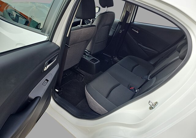 Mazda 2 - Kolor Arctic White, zdjęcie 9