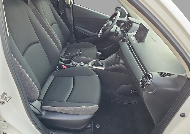 Mazda 2 - Kolor Arctic White, zdjęcie 14
