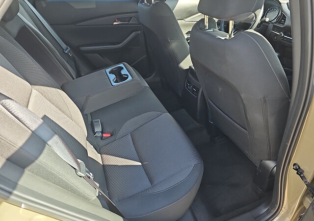 Mazda CX-30 - Kolor Zircon Sand Metalic, zdjęcie 15