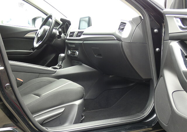 Mazda 3 - Kolor Jet Black, zdjęcie 6