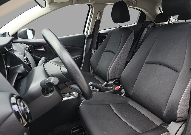 Mazda 2 - Kolor Arctic White, zdjęcie 11