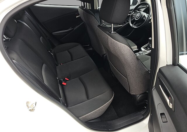 Mazda 2 - Kolor Arctic White, zdjęcie 20