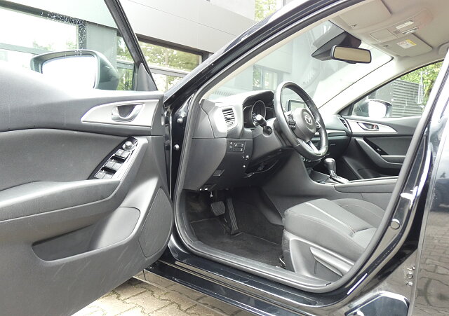 Mazda 3 - Kolor Jet Black, zdjęcie 9