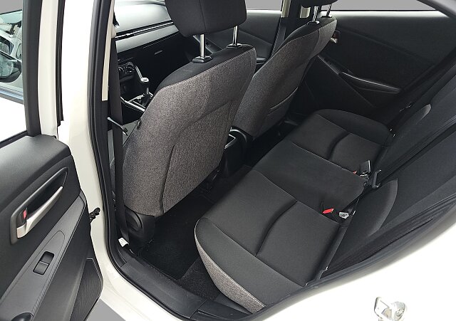 Mazda 2 - Kolor Arctic White, zdjęcie 21