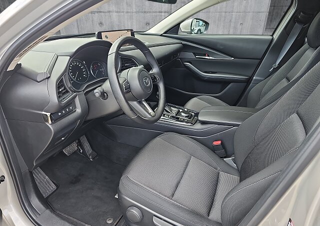 Mazda CX-30 - Kolor Platinum Quartz, zdjęcie 19