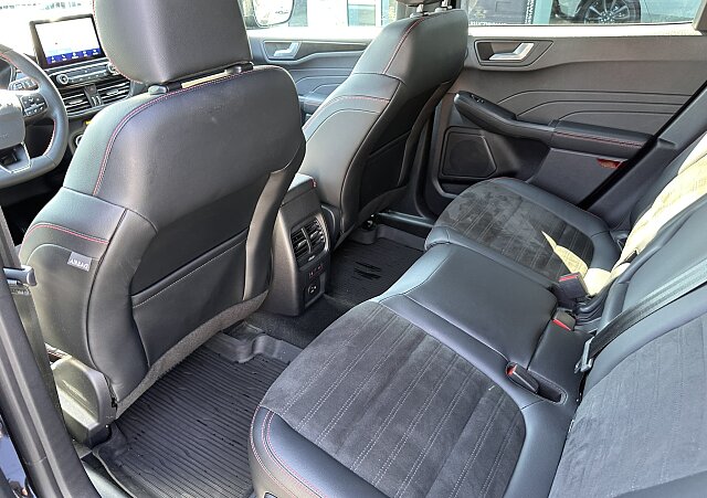 Ford Kuga - Kolor Czarny, zdjęcie 14