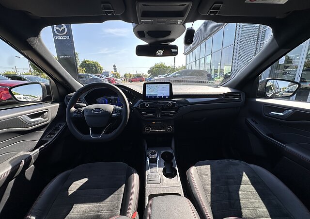 Ford Kuga - Kolor Czarny, zdjęcie 10