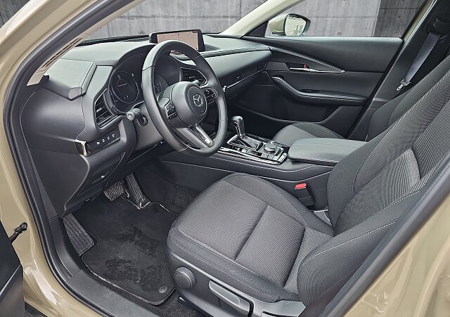 Mazda CX-30 - Kolor Zircon Sand Metalic, zdjęcie 18