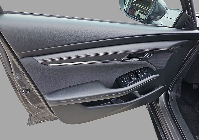Mazda 3 - Kolor Machine Gray, zdjęcie 16