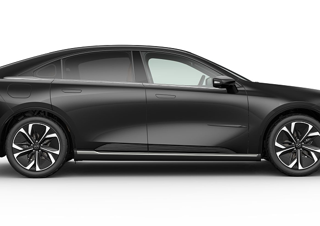 Mazda 6e - Kolor Jet Black, zdjęcie 8