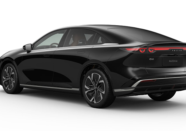 Mazda 6e - Kolor Jet Black, zdjęcie 7