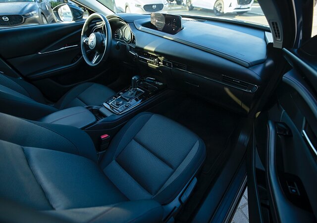 Mazda CX-30 - Kolor Polymetal Gray, zdjęcie 8