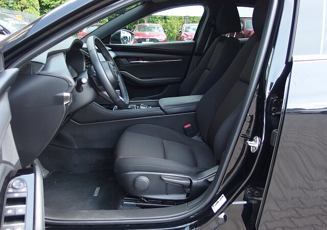 Mazda 3 - Kolor Jet Black, zdjęcie 10